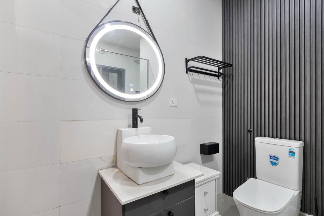 Bathroom with Circular Halo Mirror
